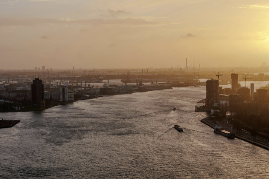 Front-end innovation in europes largest port at Port of Rotterdam